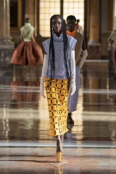 Look 36